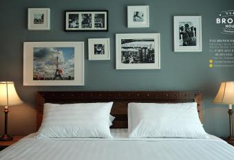 The Brown House Hotel has Balcony rooms