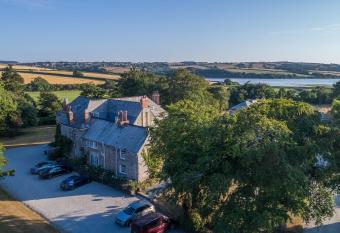 Trewornan Manor allows 18 year olds to book a room