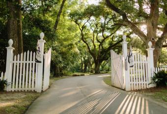 The Myrtles has Balcony rooms