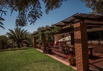 Rancho Toros Pintos allows 18 year olds to book a room