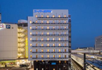 Super Hotel Totsuka Eki Higashiguchi allows 18 year olds to book a room