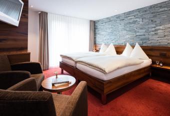 Hotel Continental has Balcony rooms