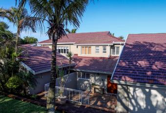 Acacia Crescent Seaview Manor has Balcony rooms