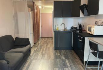 Les Oliviers allows 18 year olds to book a room