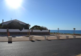 B&B Miramare allows 18 year olds to book a room