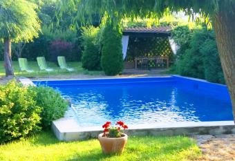 Toscana Villa has Balcony rooms