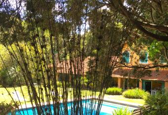 Pousada Amoedo allows 18 year olds to book a room