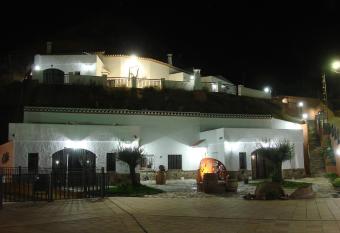 Cuevas La Cocinillas has Smoking/Balcony rooms