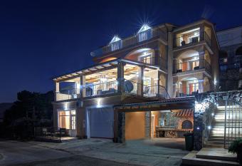 Apartments Lucia Senj has Balcony rooms