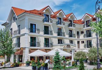 Radsor Hotel has Balcony rooms