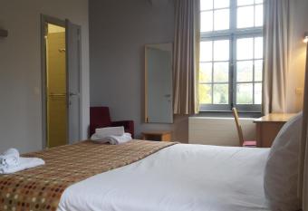 Irish College Leuven allows 18 year olds to book a room