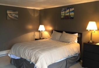 Oakes Oramel Inn allows 18 year olds to book a room