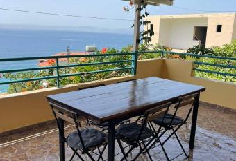 Sevilia Rooms has Balcony rooms