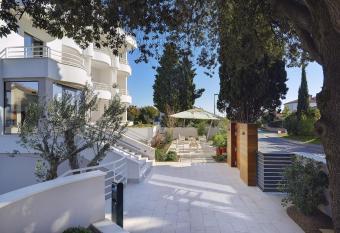 Residence Rovinj allows 18 year olds to book a room