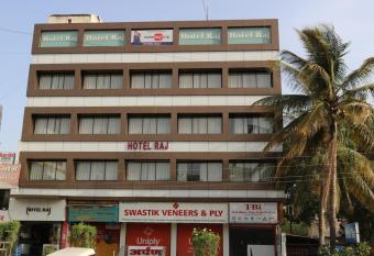 Hotel Raj allows 18 year olds to book a room