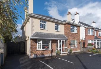 Four Seasons B&B allows 18 year olds to book a room