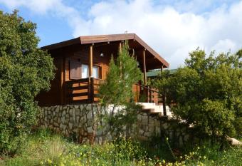 Mountain Breeze Lodge & Resort has Balcony rooms