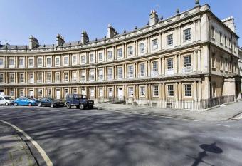 The Circus Apartment allows 18 year olds to book a room