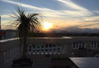 Cobertura de 3 quartos com hidromassagem e vista do por-do-sol has rooms with a private hot tub