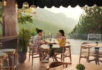 The Lodge Maribaya has Balcony rooms