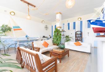 Hostel Neon Tenerife allows 18 year olds to book a room