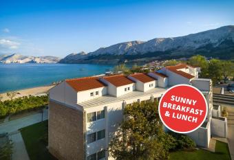 Zvonimir Sunny Hotel has Balcony rooms