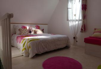 Le Diamant allows 18 year olds to book a room