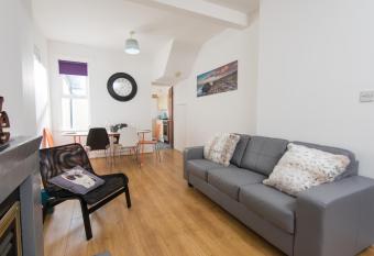 Big Fish - Charles St South has Balcony rooms