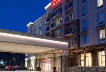 Hampton Inn & Suites Boone has Balcony rooms
