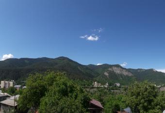 Akaki s Guesthouse has Balcony rooms