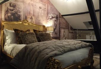 The Town House at Brecon allows 18 year olds to book a room