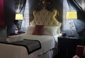 Vu Guesthouse allows 18 year olds to book a room