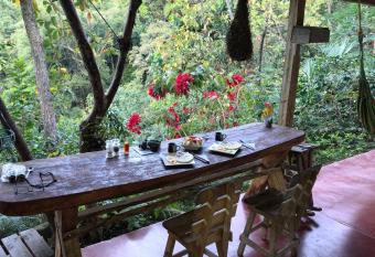 Finca San Rafael - Cafe y Cacao allows 18 year olds to book a room