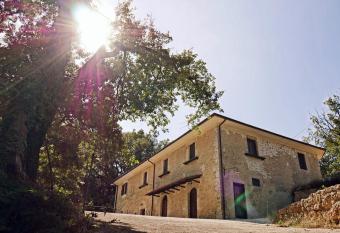 Chalet Colle Lo Zoppo has Balcony rooms