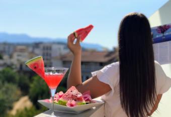 Family Hotel Haruni has Balcony rooms