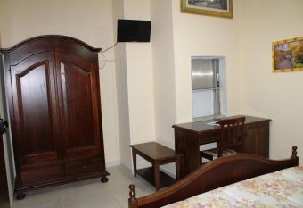 B&B Il Laghetto has rooms with a private hot tub