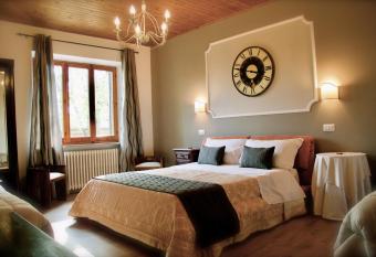 Suite Umberto I has Balcony rooms