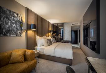 Grand Hotel Adriatic has Balcony rooms