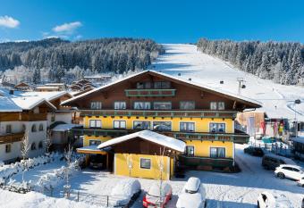 B&B Hotel Die Bergquelle allows 18 year olds to book a room