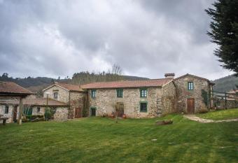 Casa Grande do Soxal allows 18 year olds to book a room