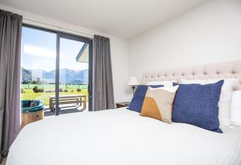 Matukituki Lodge has Balcony rooms