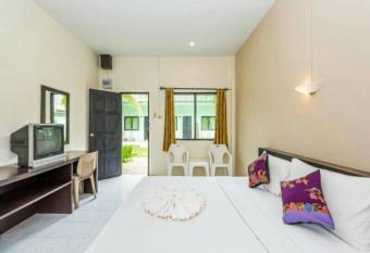 Baantonsai Garden Resort - SHA Extra Plus has Smoking/Balcony rooms