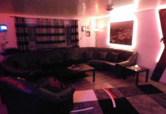 Exclusiv-Mietapartment (BDSM)-Heidelberg allows 18 year olds to book a room