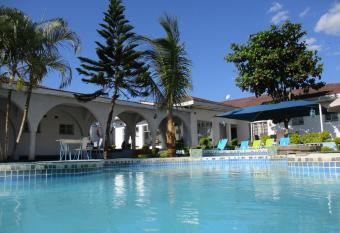 Blue Lagoon Lodge Blantyre allows 18 year olds to book a room