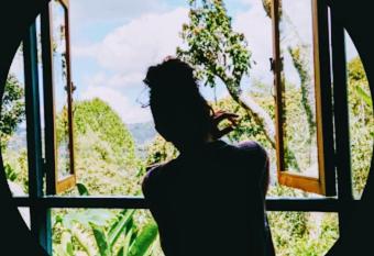 Refugio en las Nubes allows 18 year olds to book a room