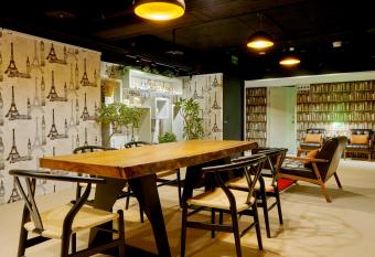 Bon Hotel Taipei allows 18 year olds to book a room