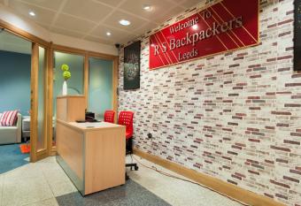 Russell Scott Backpackers Hostel allows 18 year olds to book a room