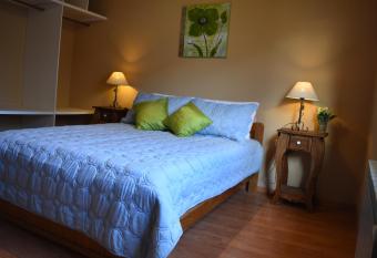 Del Sur Aparts allows 18 year olds to book a room