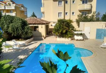 Aparthotel Lekavski has Balcony rooms