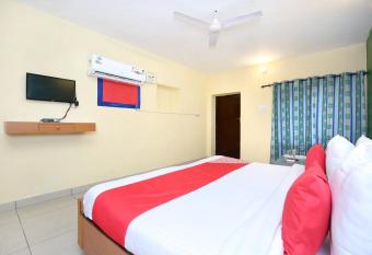 Super OYO Flagship Hotel Rajmahal allows 18 year olds to book a room